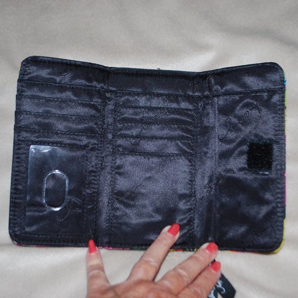Vera Bradley Wallet/Wristlet - EUC - Picture 3 of 9